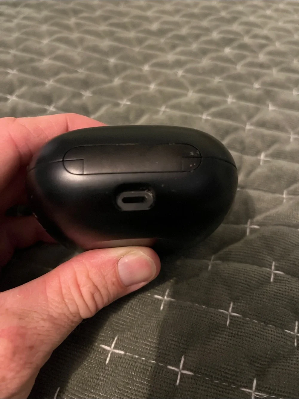 Beats by Dre Black Wireless Earbuds Charging Case